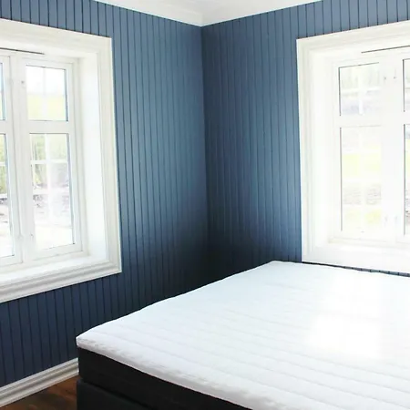 Holiday home Fuglei Gard